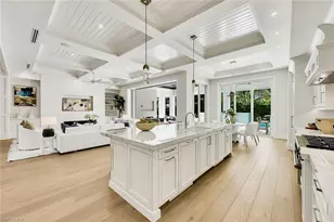 726 Riviera Dr, Naples, FL 34103 - Photo 13