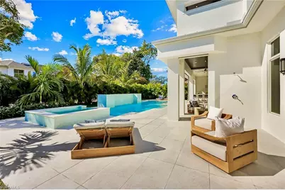 726 Riviera Dr, Naples, FL 34103 - Photo 37