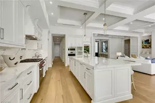 726 Riviera Dr, Naples, FL 34103 - Photo 15