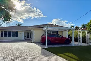 2120 Sandpiper St, Naples, FL 34102 - Photo 3