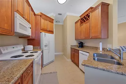 600 L Ambiance Cir #203, Naples, FL 34108 - Photo 9