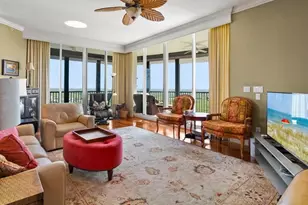 425 Cove Tower Dr, Naples, FL 34110 - Photo 3