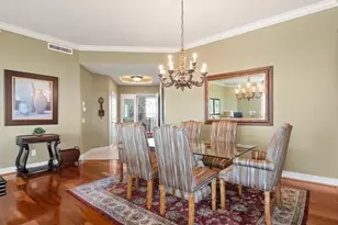 425 Cove Tower Dr, Naples, FL 34110 - Photo 5