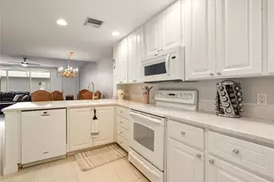 8124 Josefa Way, Naples, FL 34114 - Photo 5