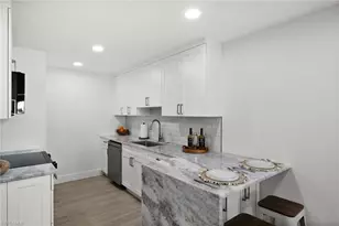 342 Harbour Dr, Naples, FL 34103 - Photo 5