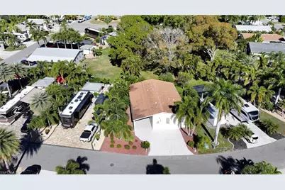 10015 Parkwood Dr, Fort Myers, FL 33905 - Photo 5