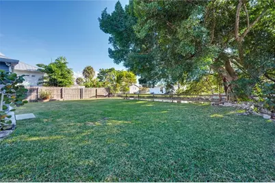 2432 Lake Ave, Naples, FL 34112 - Photo 25