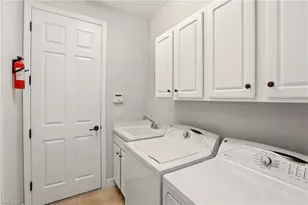 9238 Veneto Pl, Naples, FL 34113 - Photo 31