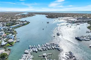 1135 3rd Ave S, Naples, FL 34102 - Photo 31