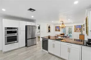 3571 Santiago Way, Naples, FL 34105 - Photo 9