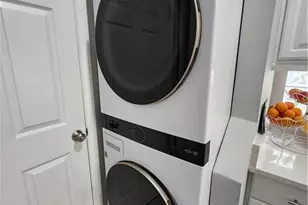 10702 Rio Mar Cir, Estero, FL 33928 - Photo 25