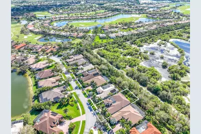 8862 Shenendoah Cir, Naples, FL 34113 - Photo 5