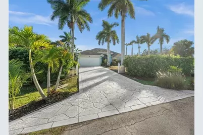 4 Colonial Dr, Naples, FL 34112 - Photo 41