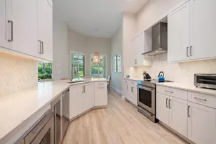 8868 Mustang Island Cir, Naples, FL 34113 - Photo 9