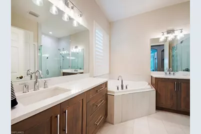 8868 Mustang Island Cir, Naples, FL 34113 - Photo 13