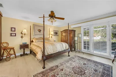 667 Bridgeway Ln, Naples, FL 34108 - Photo 9