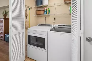 10482 Gulf Shore Dr, Naples, FL 34108 - Photo 23