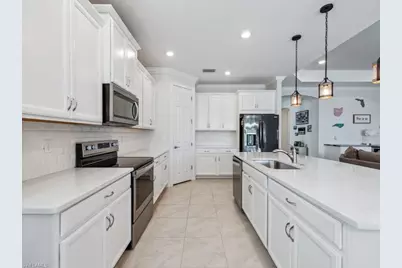 28001 Longboat Key Run, Bonita Springs, FL 34135 - Photo 9