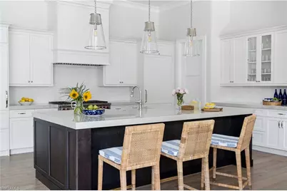 680 Wedge Dr, Naples, FL 34103 - Photo 9