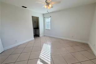 1392 Churchill Cir, Naples, FL 34116 - Photo 5