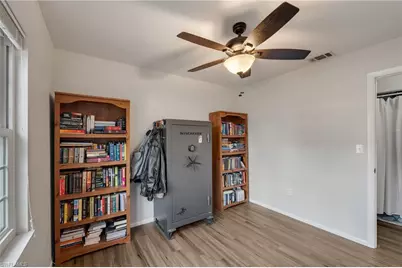 4003 S Edgewater Cir, Labelle, FL 33935 - Photo 11