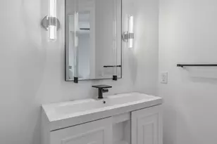 705 10th St S, Naples, FL 34102 - Photo 27