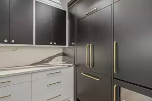 705 10th St S, Naples, FL 34102 - Photo 13