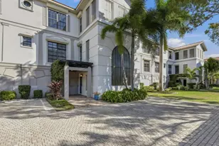 705 10th St S, Naples, FL 34102 - Photo 3