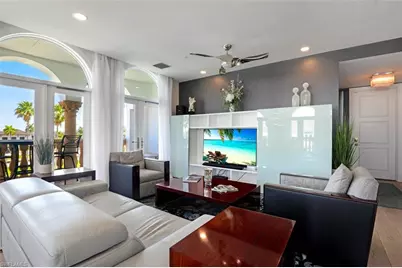 900 5th Ave S #303, Naples, FL 34102 - Photo 3