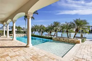 264 Bayview Ave, Naples, FL 34108 - Photo 9