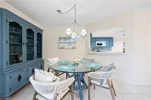 565 Beachwalk Cir, Naples, FL 34108 - Photo 7