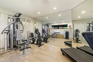 565 Beachwalk Cir, Naples, FL 34108 - Photo 27