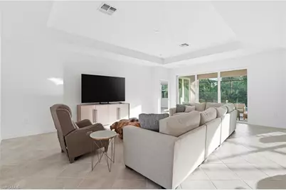 9311 Aqua Overlook Ct, Lehigh Acres, FL 33936 - Photo 7