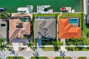 1621 Begonia Ct, Marco Island, FL 34145 - Photo 3