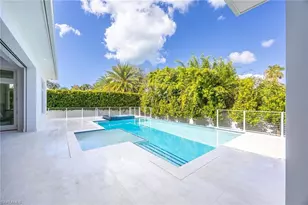 375 Bow Line Dr, Naples, FL 34103 - Photo 45