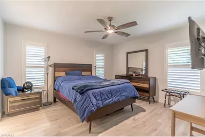 2237 River Reach Dr, Naples, FL 34104 - Photo 17