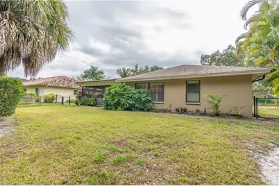 2237 River Reach Dr, Naples, FL 34104 - Photo 37