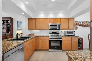 322 Sugar Pine Ln, Naples, FL 34108 - Photo 3