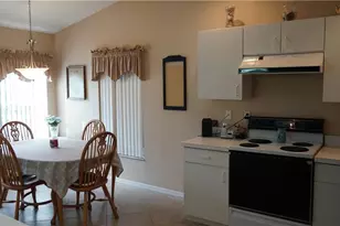 655 Lambton Ln, Naples, FL 34104 - Photo 9