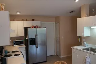 655 Lambton Ln, Naples, FL 34104 - Photo 11