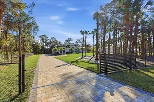 772 11th St NW, Naples, FL 34120 - Photo 3