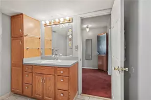 180 Cypress Way E, Naples, FL 34110 - Photo 21