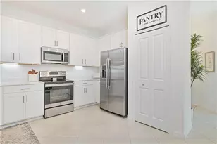 2200 Dragonfruit Wy, Naples, FL 34120 - Photo 11