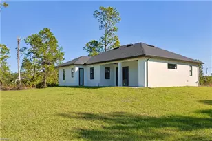 912 Bell Blvd S, Lehigh Acres, FL 33974 - Photo 15
