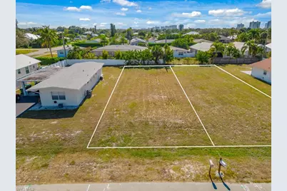 686 97th Ave N, Naples, FL 34108 - Photo 15