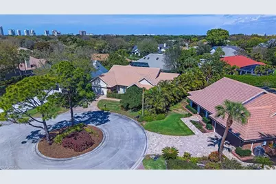 811 Arrowhead Ln, Naples, FL 34108 - Photo 3