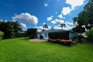 321 Burning Tree Dr, Naples, FL 34105 - Photo 3