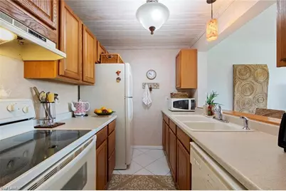 1085 Forest Lakes Dr #8305, Naples, FL 34105 - Photo 5