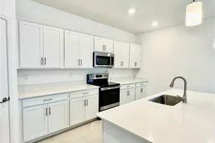 2258 Avocado Ln, Naples, FL 34120 - Photo 3