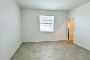 2258 Avocado Ln, Naples, FL 34120 - Photo 5